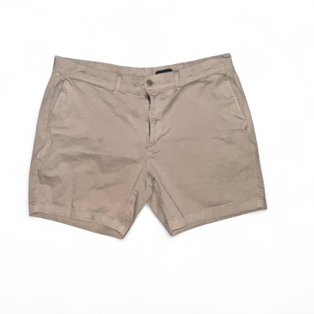 Classic St. John's Bay Comfort Stretch khaki shorts in men's size 38